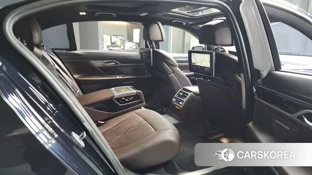 BMW 7 Series (G11) 2018 Черный из Кореи, фото 3