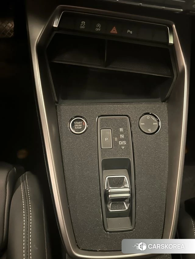 Audi A3 2024 Серебристо-серый из Китая, фото 3