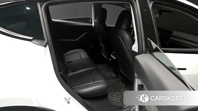 Tesla Model Y 2023 Белый из Кореи, фото 3