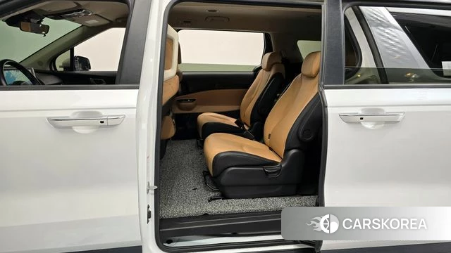 Kia Carnival 4th generation 2023 Белый из Кореи, фото 3