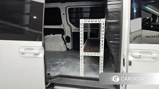 Hyundai Staria 2023 Белый из Кореи, фото 3