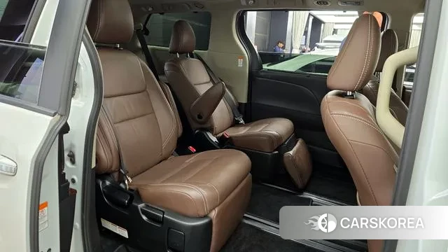 Toyota Sienna 2018 Белый из Кореи, фото 3