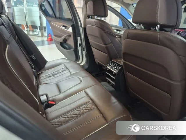 BMW 5 Series (G30) 2019 Белый из Кореи, фото 3