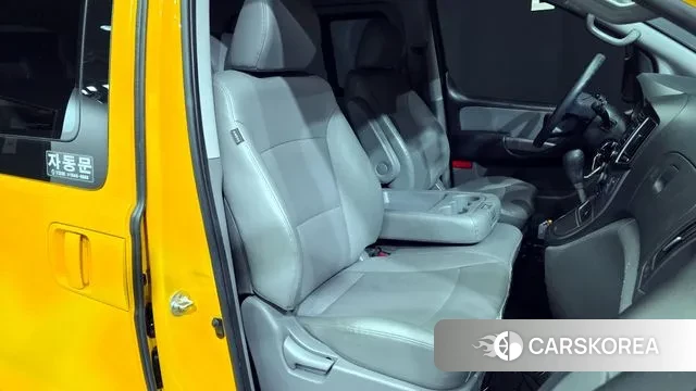 Hyundai The New Grand Starex 2018 Желтый из Кореи, фото 3