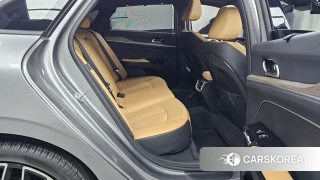 Kia K5 3rd generation 2023 Серебристо-серый из Кореи, фото 3