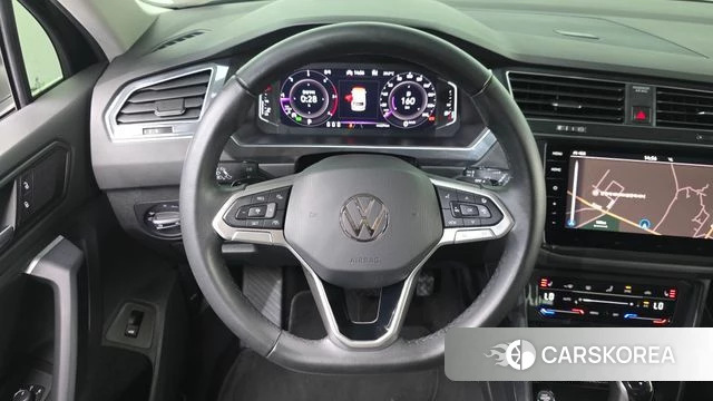 Volkswagen Tiguan second Generation 2022 Черный из Кореи, фото 3