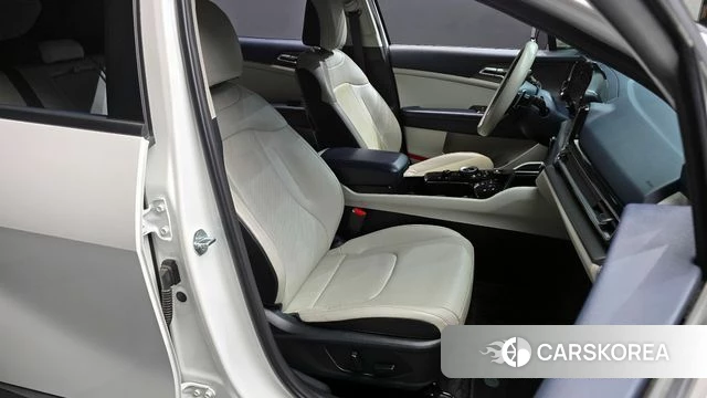 Kia Sportage 5th Generation Hybrid 2022 Белый из Кореи, фото 3