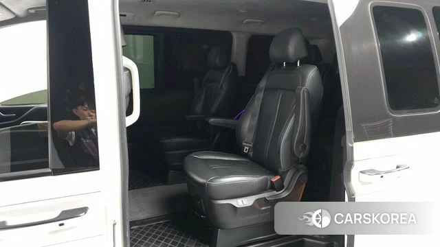 Hyundai Staria 2022 Белый из Кореи, фото 3