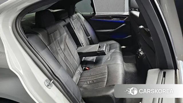 BMW 5 Series (G30) 2022 Белый из Кореи, фото 3