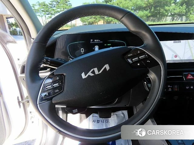 Kia Di Ol Nu Niro 2023 Белый из Кореи, фото 3