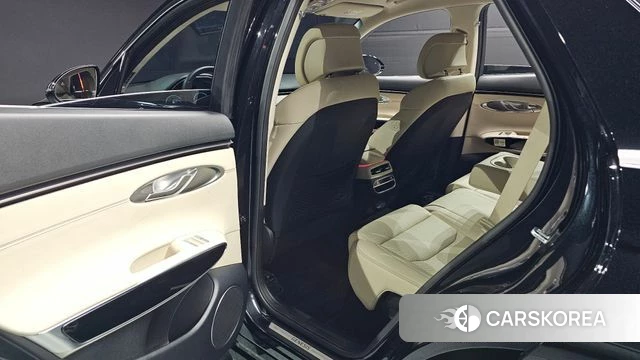 Genesis GV70 2023 Черный из Кореи, фото 3
