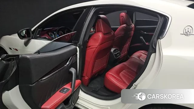 Maserati Ghibli 2019 Белый из Кореи, фото 3