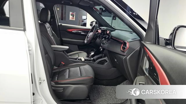 Chevrolet (GM Daewoo) The New Trail Blazer 2024 Белый из Кореи, фото 3