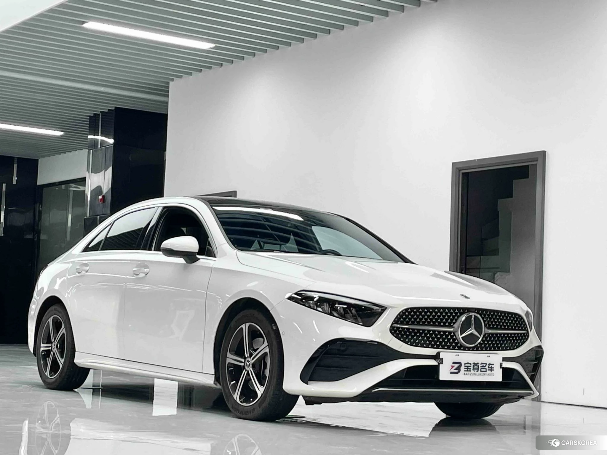 Mercedes-Benz Class A 2022 Белый из Китая, фото 3