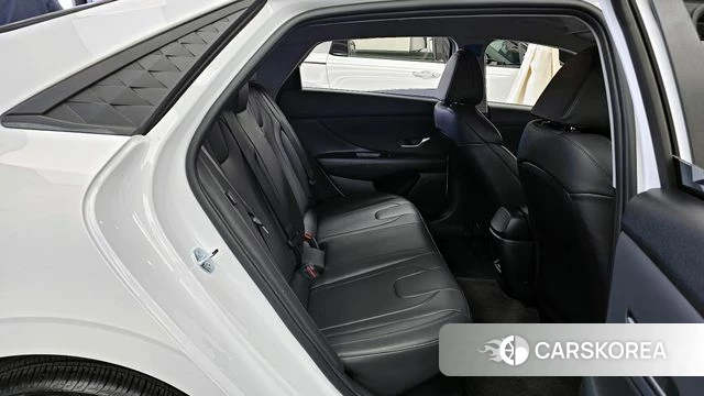 Hyundai The New Avante Hybrid (CN7) 2025 Белый из Кореи, фото 3