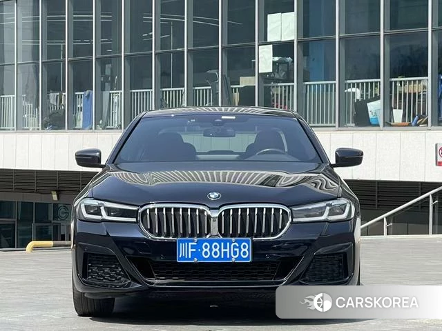 BMW 5 series 2023 Черный из Китая, фото 3