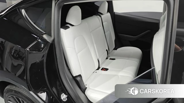 Tesla Model Y 2023 Белый из Кореи, фото 3