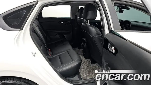 Kia The New K3 2nd generation 2022 Белый из Кореи, фото 3