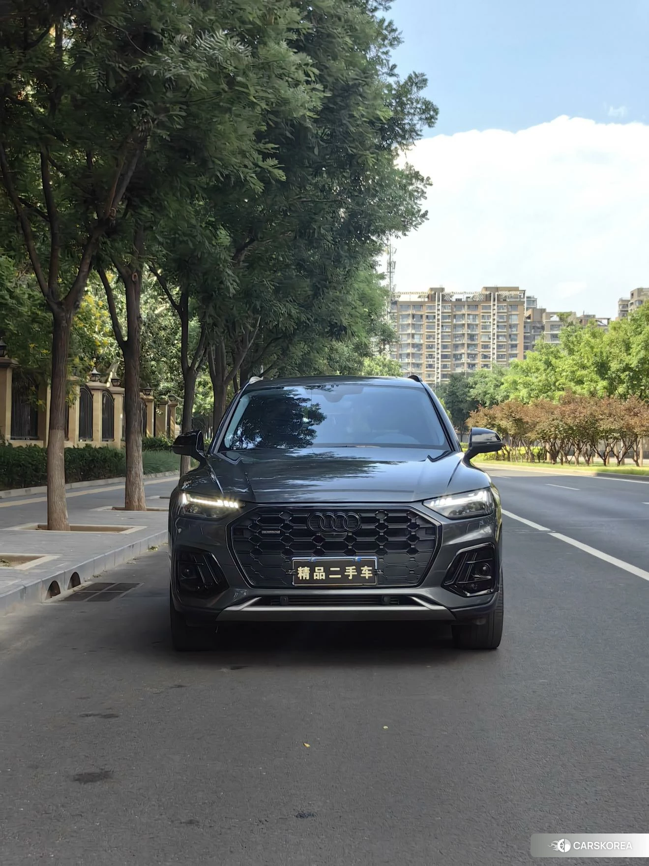 Audi Q5L 2023 Темно-серый из Китая, фото 3