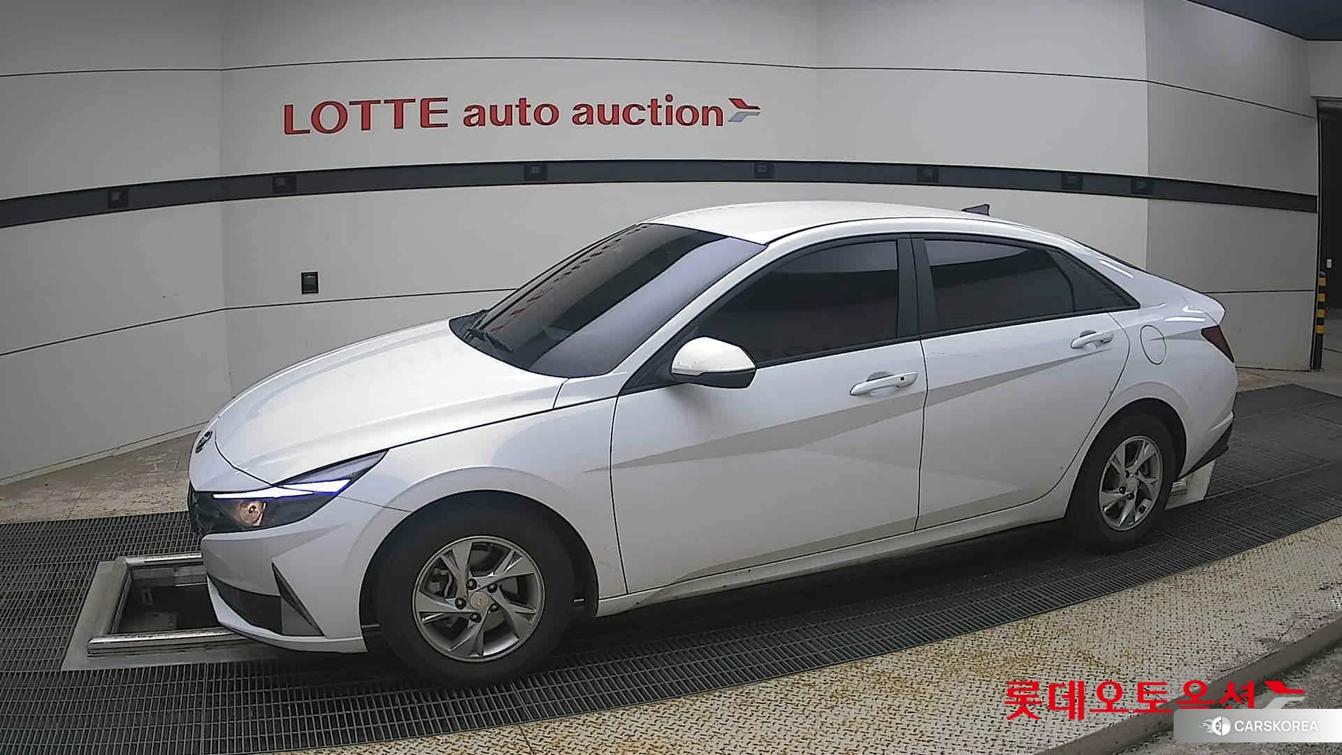 Hyundai Avante 2023 Polar White из Кореи, фото 3