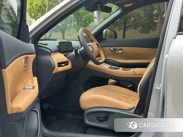 Geely Galaxy Galaxy Starship 7 EM-i 2025 Серебристо-серый из Китая, фото 3