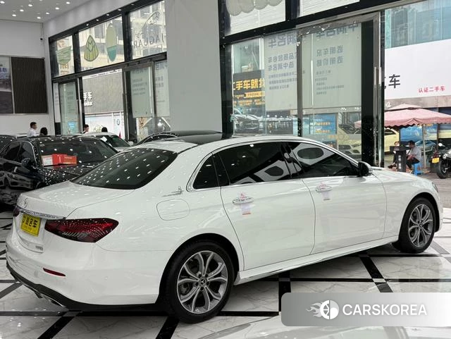Mercedes-Benz E-class 2021 Белый из Китая, фото 3