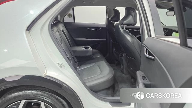 Kia Di Ol Nu Niro 2022 Белый из Кореи, фото 3