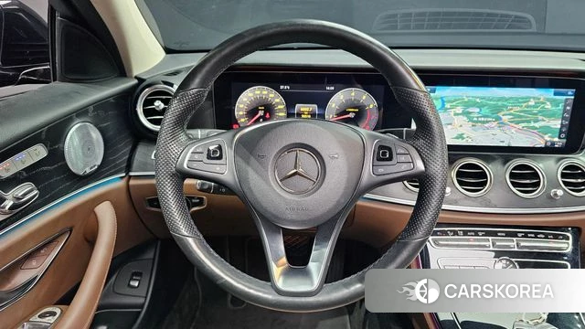 Mercedes-Benz E-Class W213 2018 Черный из Кореи, фото 3