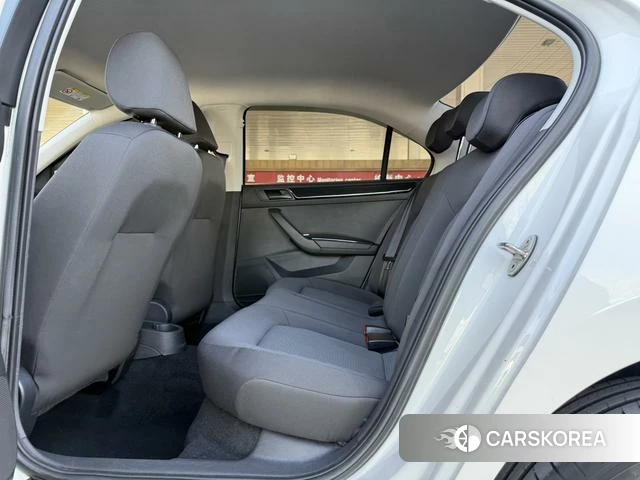 Volkswagen Santana 2021 Белый из Китая, фото 3