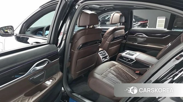 BMW 7 Series (G11) 2021 Черный из Кореи, фото 3