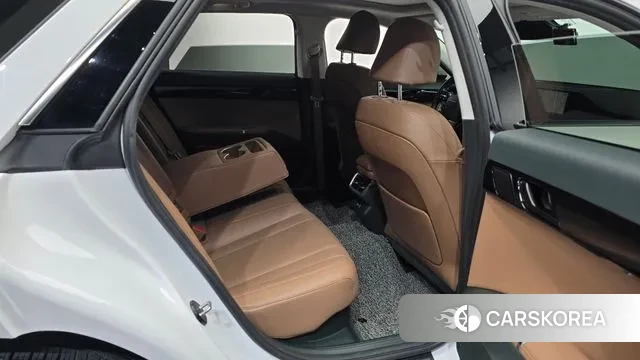 Hyundai Grandeur Hybrid (GN7) 2023 Белый из Кореи, фото 3