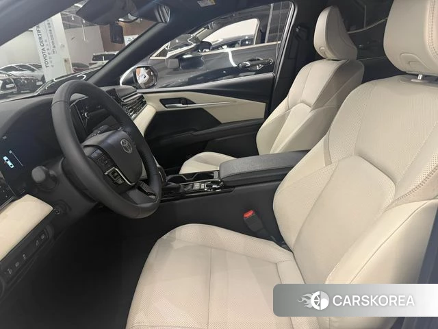 Toyota Camry (XV80) 2025 Белый из Кореи, фото 3