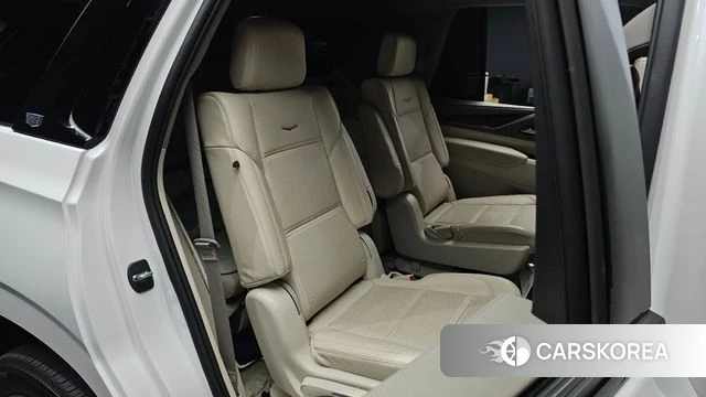 Cadillac Escalade 5th Generation 2022 Белый из Кореи, фото 3