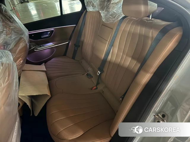 Mercedes-Benz E-Class W214 2026 Серебристо-серый из Кореи, фото 3