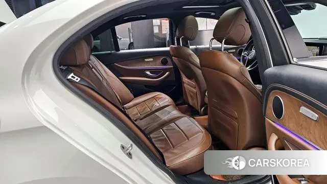 Mercedes-Benz E-Class W213 2021 Белый из Кореи, фото 3