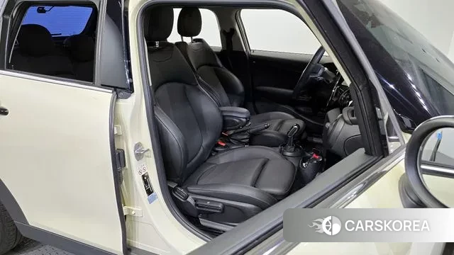 Mini Cooper 2021 Жемчужный цвет из Кореи, фото 3