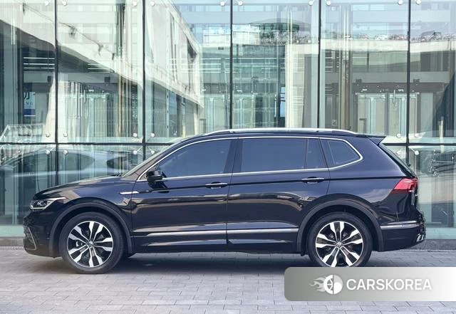Volkswagen Tiguan L 2022 Черный из Китая, фото 3