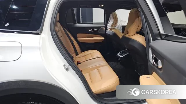 Volvo V60 Cross-Country 2nd Generation 2021 Белый из Кореи, фото 3