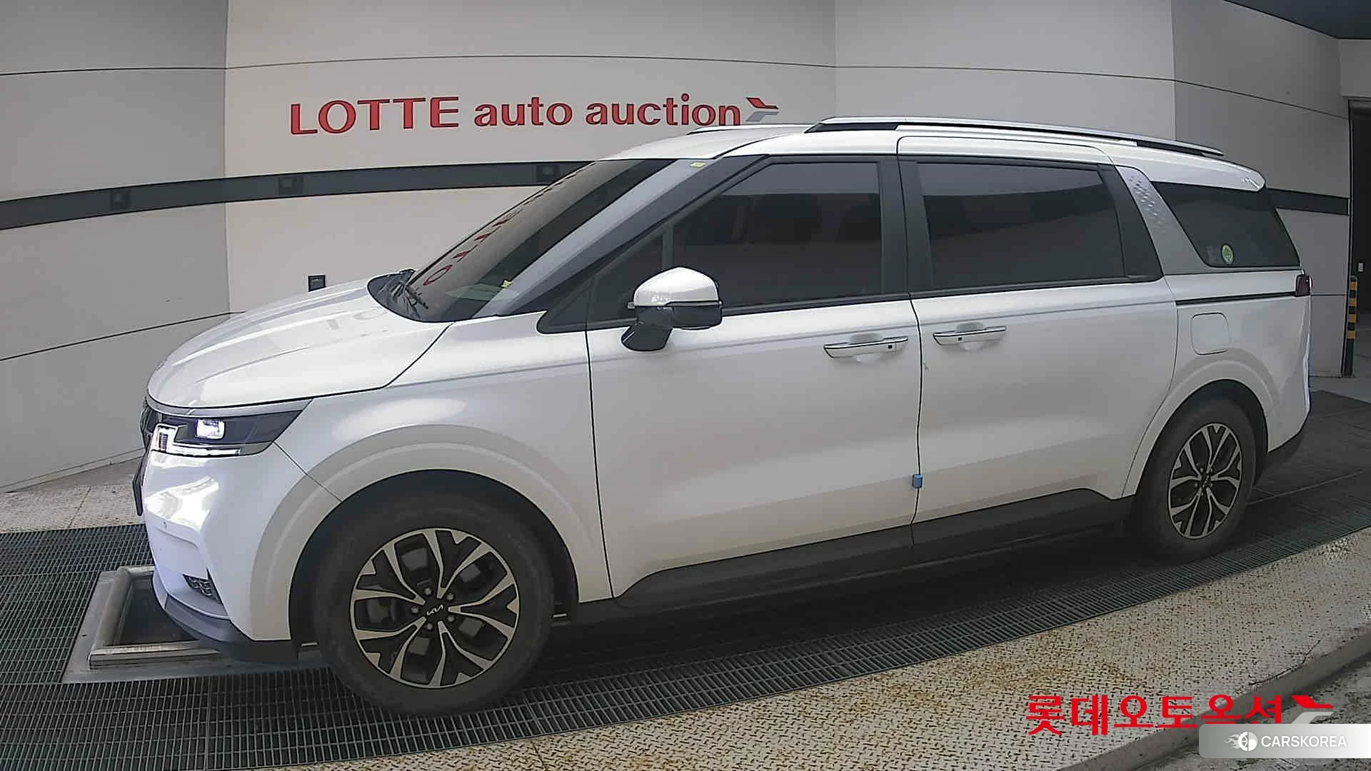 Kia Carnival 2022 Snow White Pearl (optional) из Кореи, фото 3