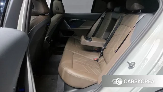 BMW 5 Series (G60) 2024 Белый из Кореи, фото 3