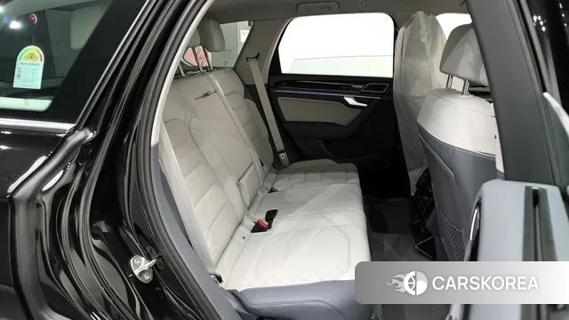 Volkswagen Touareg 3rd generation 2025 Черный из Кореи, фото 3