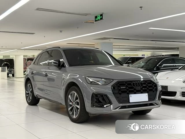 Audi Q5L 2023 Темно-серый из Китая, фото 3