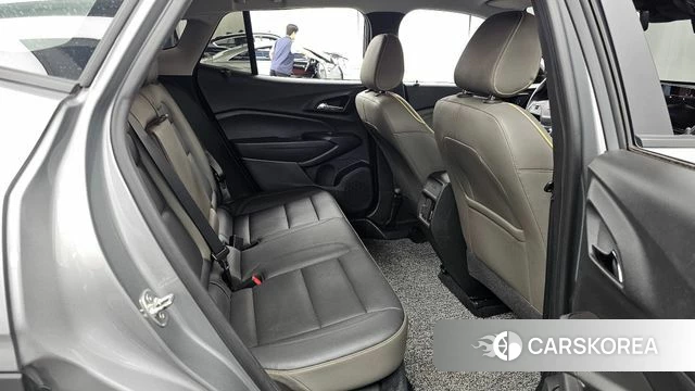 Chevrolet (GM Daewoo) Trax Crossover 2023 Серебристо-серый из Кореи, фото 3