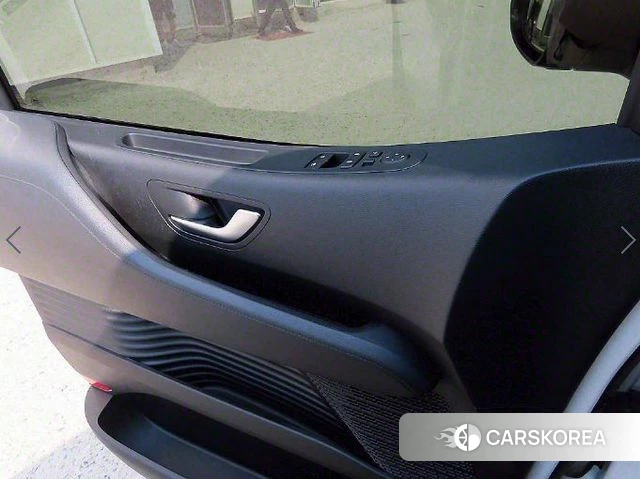 Hyundai Staria 2023 Белый из Кореи, фото 3