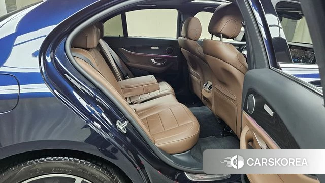 Mercedes-Benz E-Class W213 2022 Синий из Кореи, фото 3