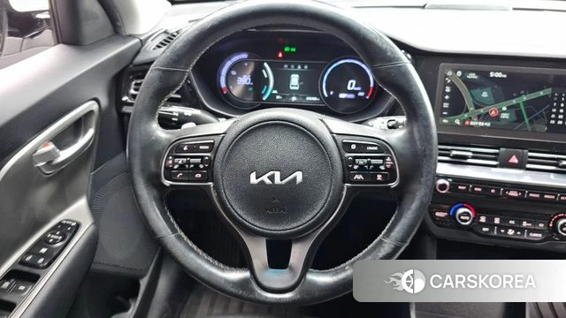 Kia Niro Plus 2022 Белый из Кореи, фото 3