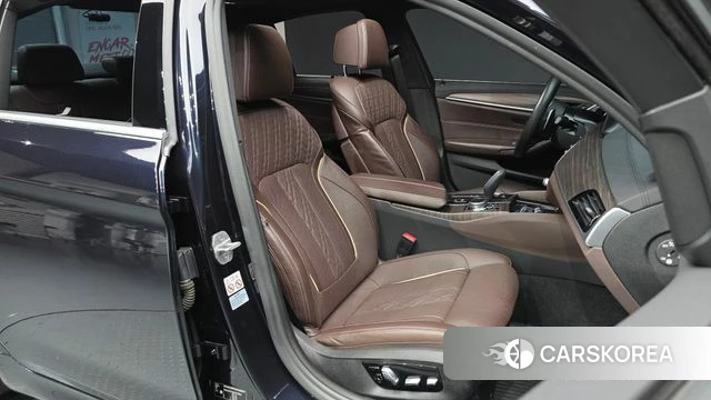 BMW 5 Series (G30) 2019 Черный из Кореи, фото 3