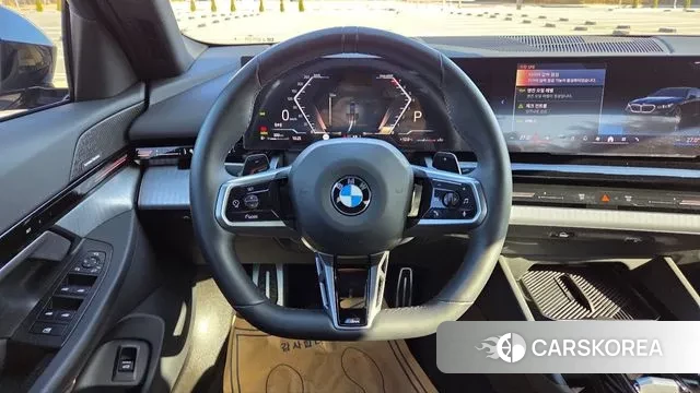 BMW 5 Series (G60) 2024 Черный из Кореи, фото 3