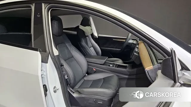 Tesla Model Y 2024 Белый из Кореи, фото 3