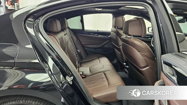 BMW 5 Series (G30) 2023 Черный из Кореи, фото 3